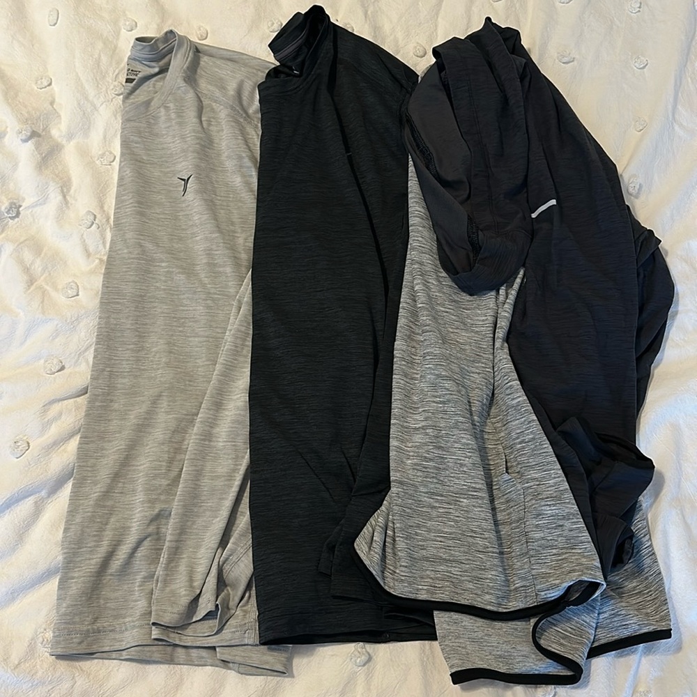 Men’s bundle of Old Navy Active Long Sleeve shirts XL